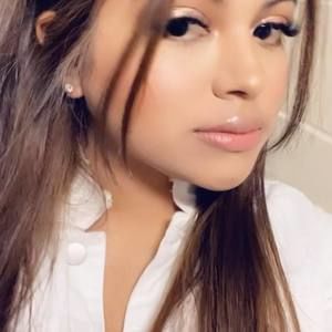 Meet your Posher, Dariela